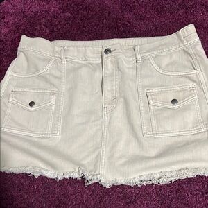 Aerie Cream Jean Shorts with Frayed Hem